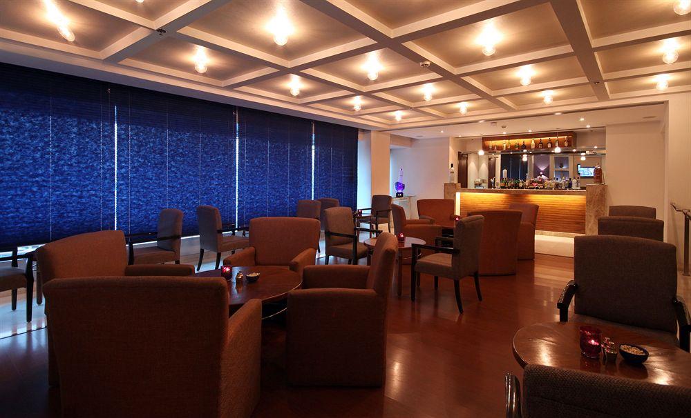 Radisson Jaipur City Center מראה חיצוני תמונה The lounge at the airport