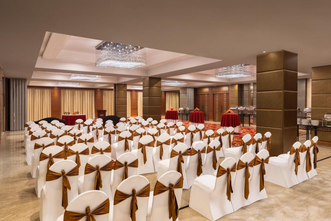 Radisson Jaipur City Center מראה חיצוני תמונה The Royal Hall