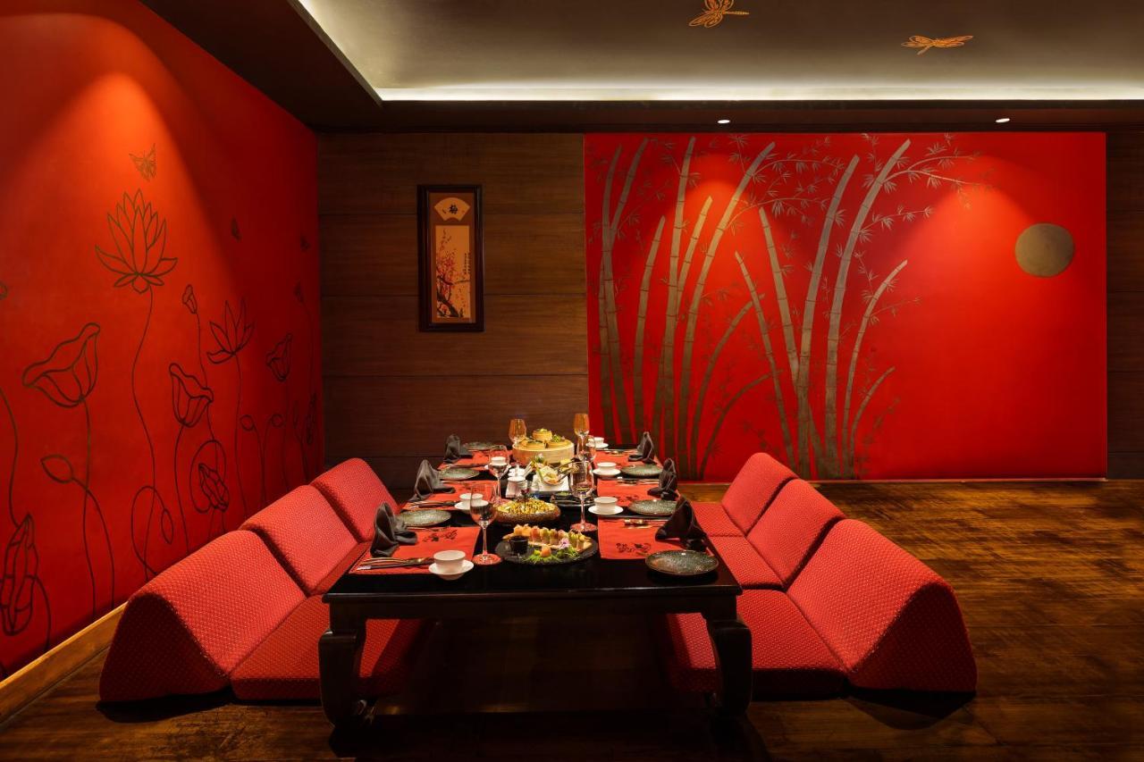 Radisson Jaipur City Center מראה חיצוני תמונה A restaurant in the resort