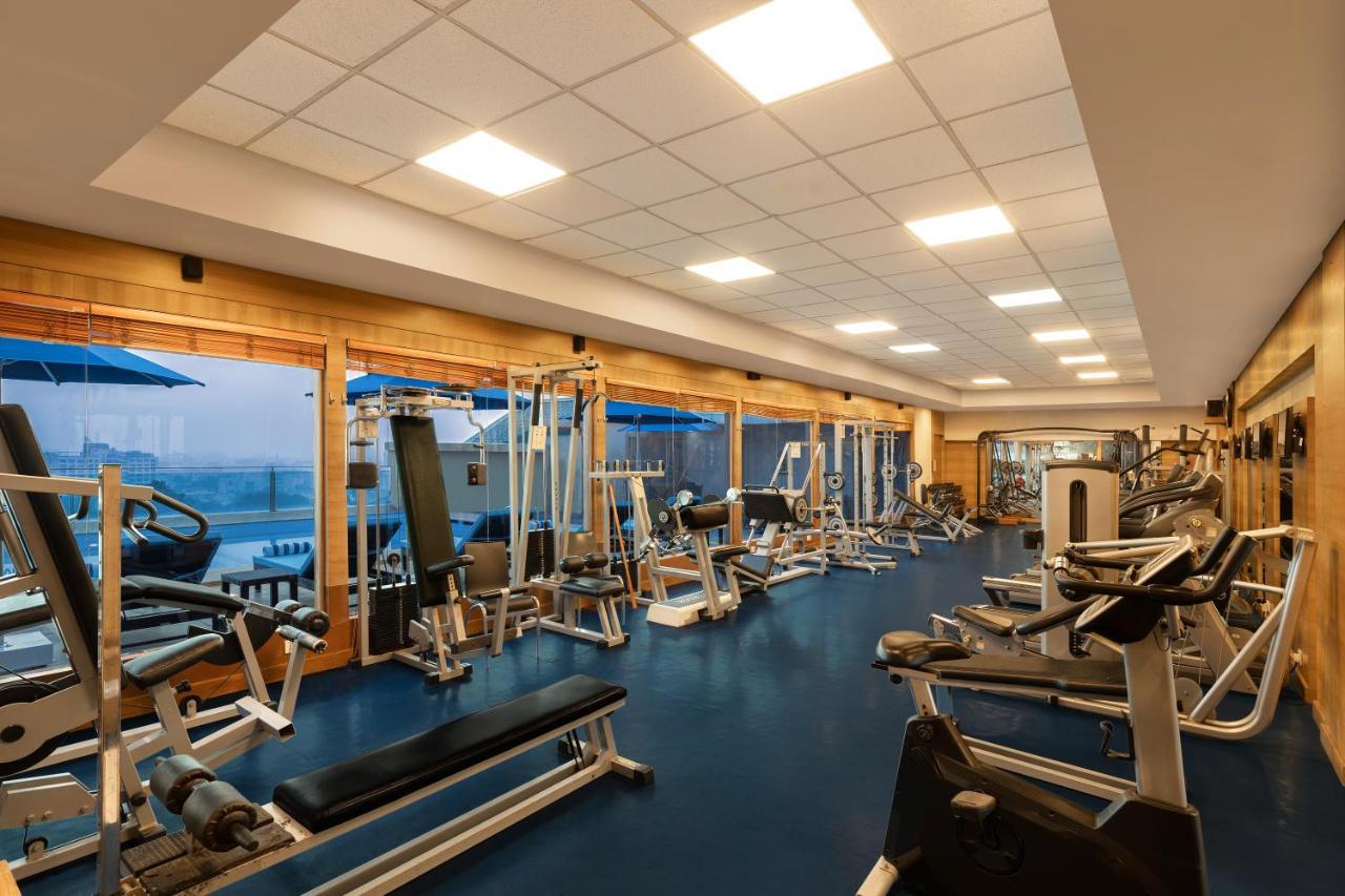 Radisson Jaipur City Center מראה חיצוני תמונה The gym at the hotel
