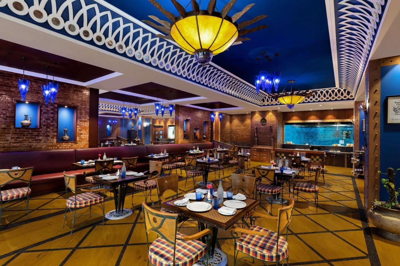 Radisson Jaipur City Center מראה חיצוני תמונה The interior of the restaurant