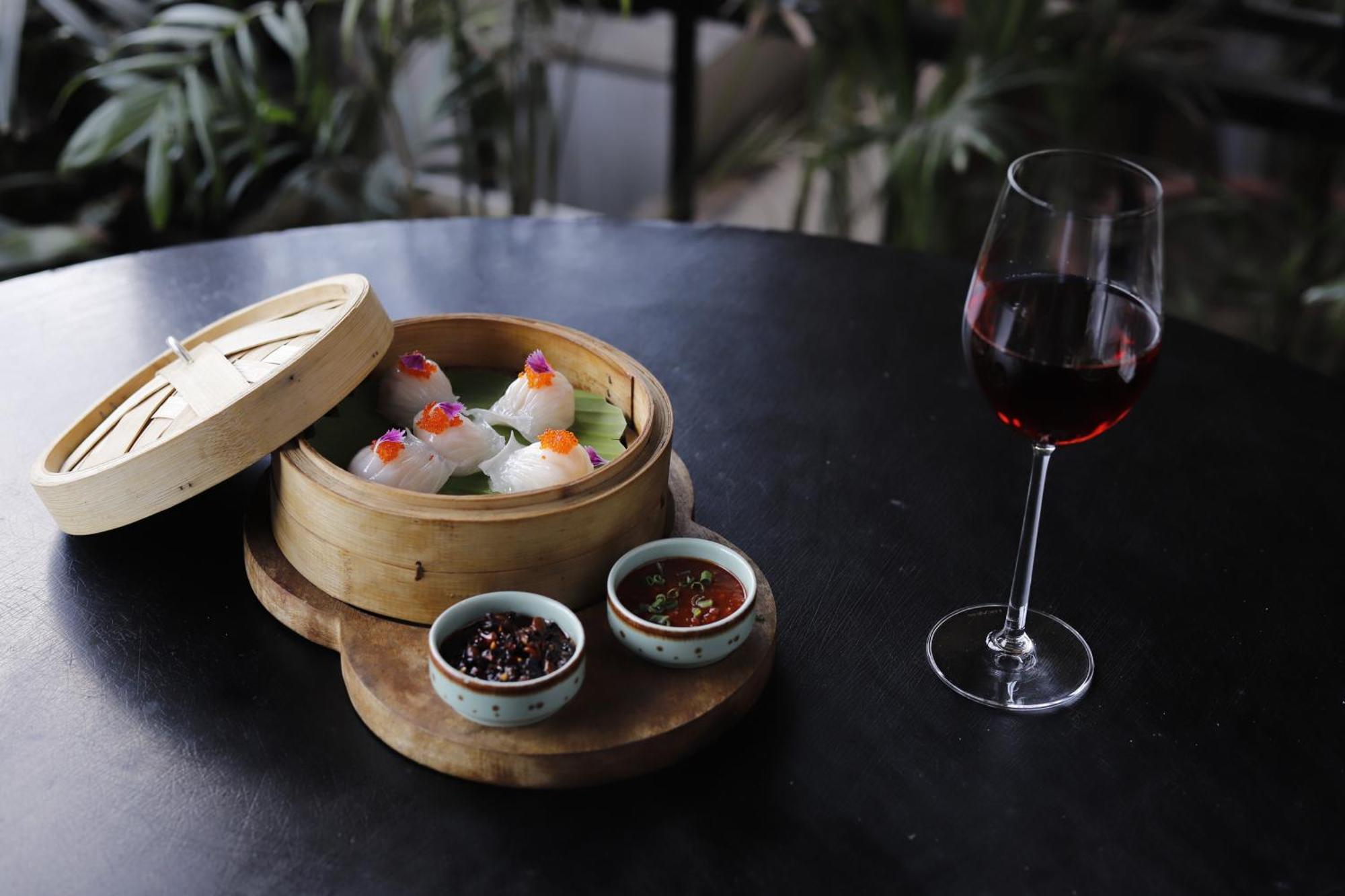 Radisson Jaipur City Center מראה חיצוני תמונה Dim sum and wine