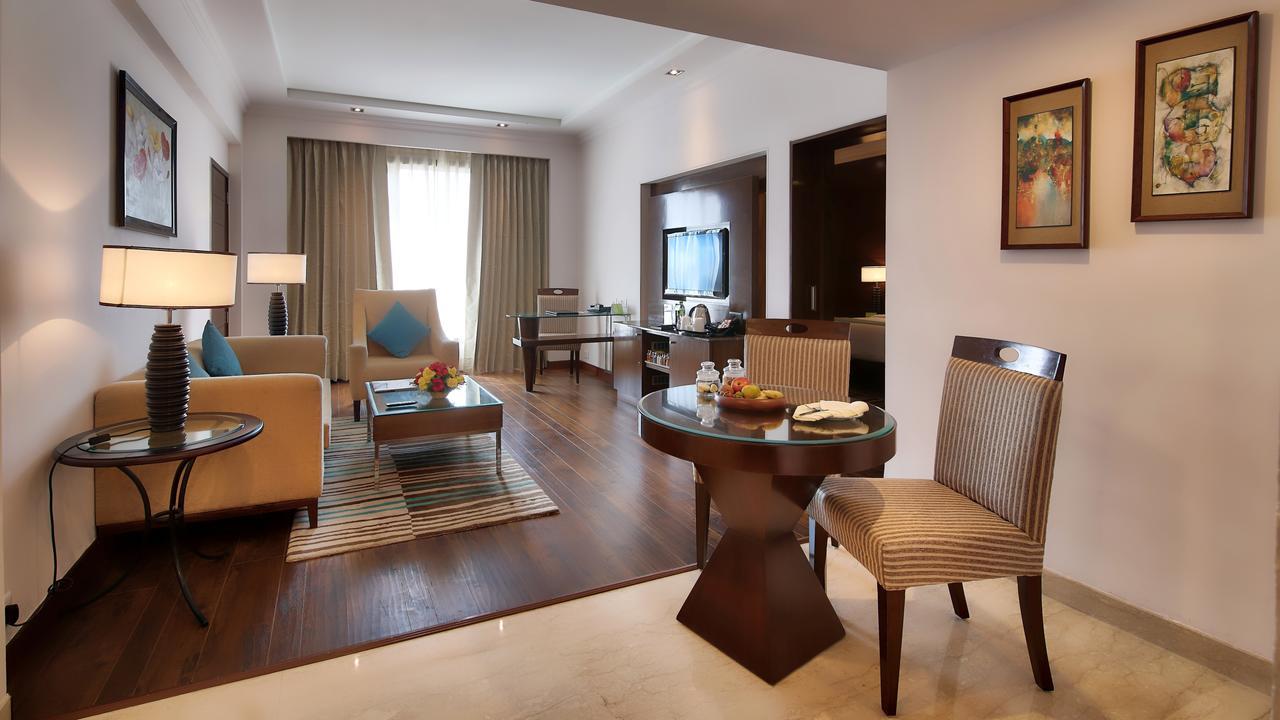 Radisson Jaipur City Center מראה חיצוני תמונה Suite at the Taj Bengal